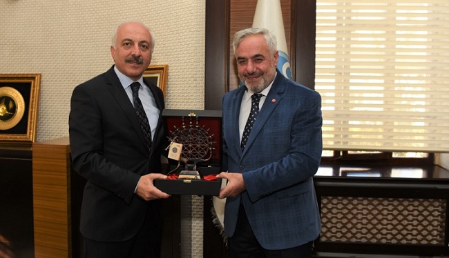 SÜZEN’DEN BAŞKAN GÜL’E VEDA ZİYARETİ