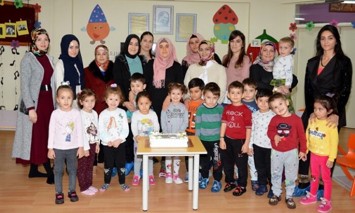 MİNİKLER ÖĞRETMENLERİNİ UNUTMADI