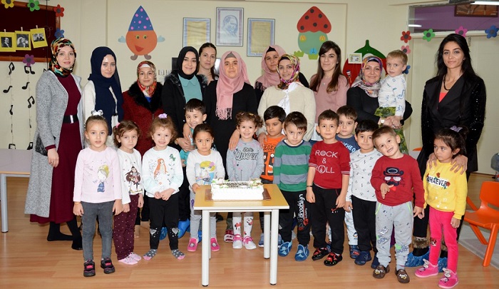 MİNİKLER ÖĞRETMENLERİNİ UNUTMADI