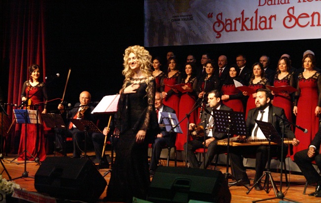 TÜRK SANAT MÜZİĞİ KOROSU KURDULAR