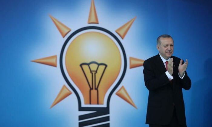 AK PARTİ’DE ADAYLIK SÜRESİ UZATILDI