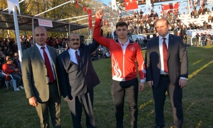 KARGILI DÜNYA ŞAMPİYONLARINA ÖDÜL