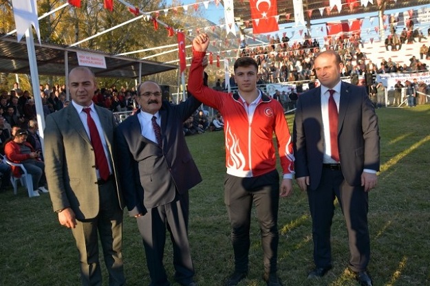 KARGILI DÜNYA ŞAMPİYONLARINA ÖDÜL
