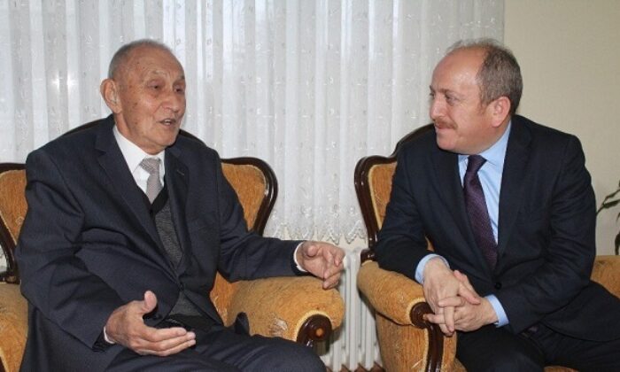 ÖĞRETMENLERİMİZ HER ÖVGÜYE LAYIKTIR