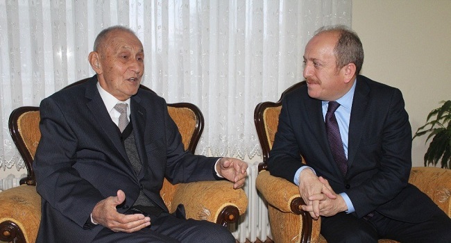 ÖĞRETMENLERİMİZ HER ÖVGÜYE LAYIKTIR