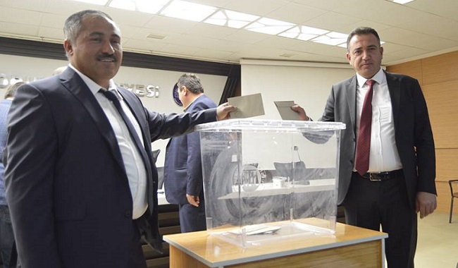 ZEKİ ORAL GÜVEN TAZELEDİ