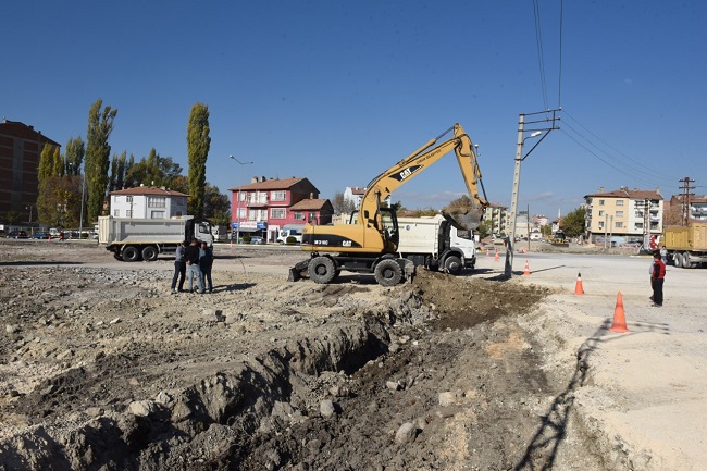 FARABİ CADDESİNDE HUMMALI ÇALIŞMA