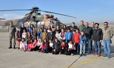 SAVAŞ UÇAKLARINI YERİNDE İNCELEDİLER