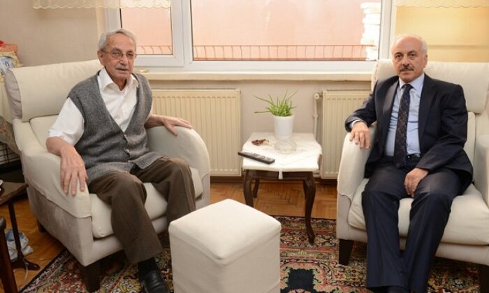 BAŞKAN GÜL’DEN HOCALARA VEFA ZİYARETİ