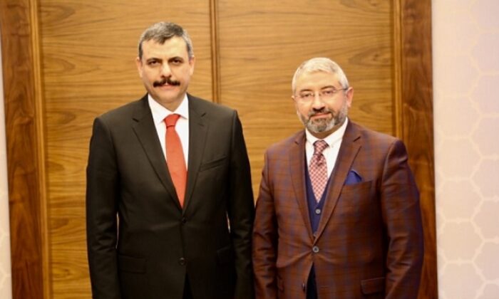 AŞGIN’DAN ÇİFTÇİ VE GÜL’E ZİYARET