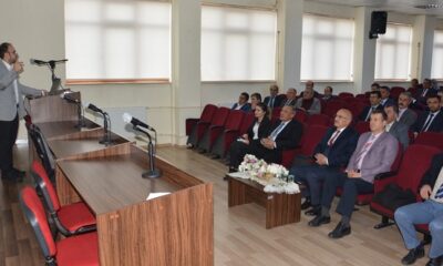 MÜDÜRLERE BİLİŞİM TEKNOLOJİLERİ EĞİTİMİ