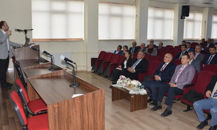 MÜDÜRLERE BİLİŞİM TEKNOLOJİLERİ EĞİTİMİ