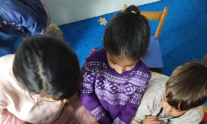 ŞAHİNER ÇOCUKLARIN YÜZÜNÜ GÜLDÜRDÜ