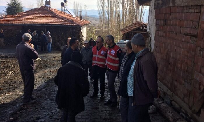 KIZILAY ACİL İHTİYAÇLARI GİDERDİ