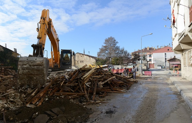 ALAYBEY SOKAK’TA GENİŞLETME ÇALIŞMASI