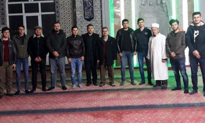 MÜFTÜ ÜNİVERSİTELİ ÖĞRENCİLERLE BULUŞTU