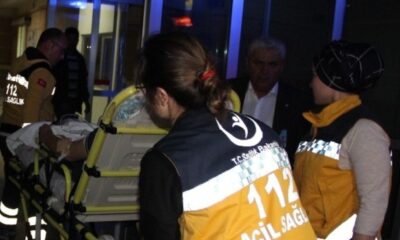 İKİ OTOMOBİL ÇARPIŞTI: 2 YARALI