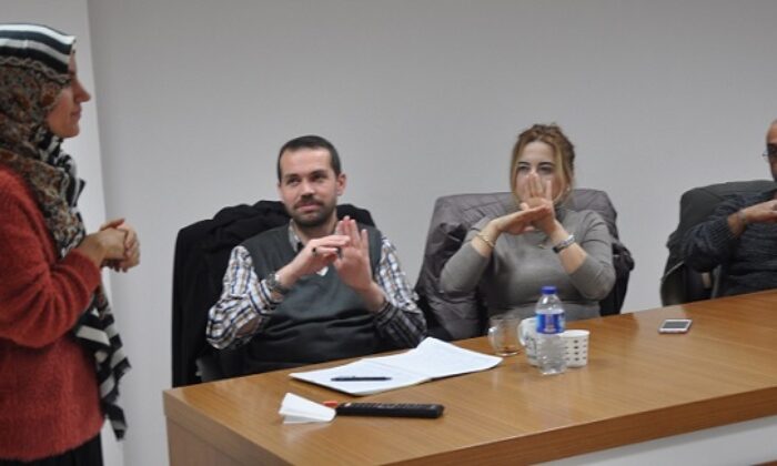 SAĞLIK ÇALIŞANLARINA İŞARET DİLİ EĞİTİMİ