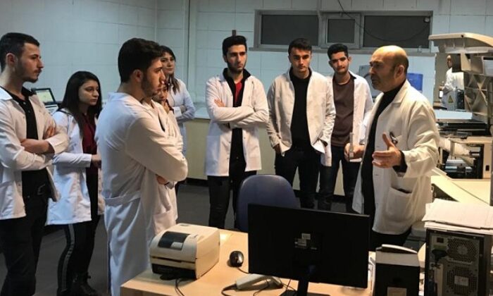 HASTANE LABORATUVARINI İNCELEDİLER