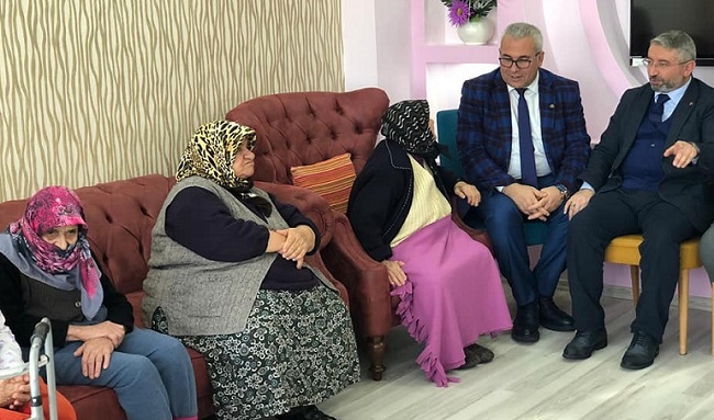 AŞGIN YAŞLILARIN GÖNLÜNÜ ALDI