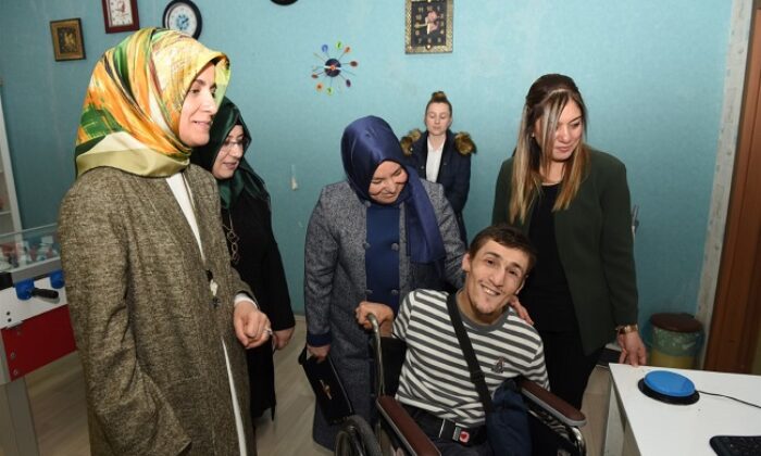 PROTOKOL EŞLERİNDEN SÜRPRİZ ZİYARET