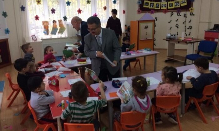 ANASINIFI MİNİKLERİYLE SOHBET ETTİLER