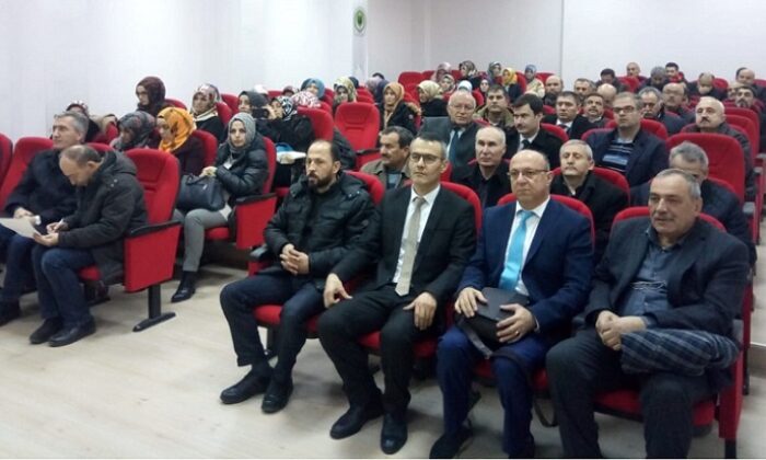 DİN ÖĞRETMENLERİNE KONFERANS VERDİ