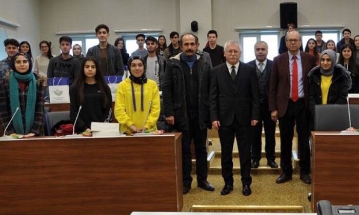 FEN LİSESİ ÖĞRENCİLERİNDEN AKADEMİK GEZİ