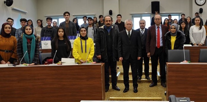 FEN LİSESİ ÖĞRENCİLERİNDEN AKADEMİK GEZİ