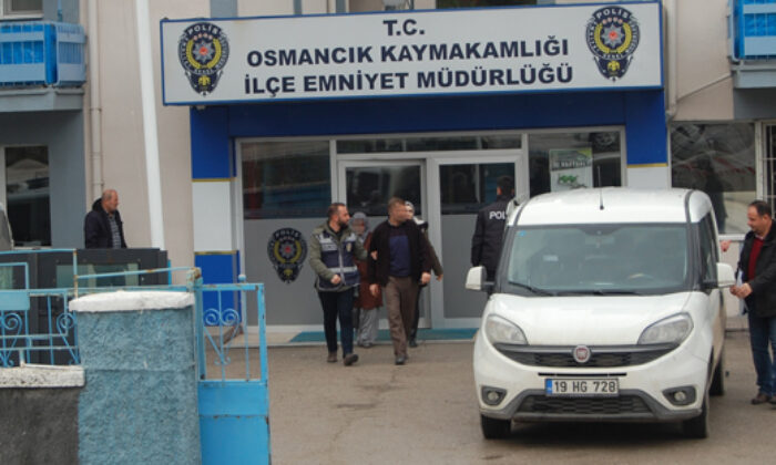 KARI-KOCA POLİSİN ELİNDEN KAÇAMADI