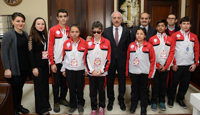 ÖZEL ÖĞRENCİLERDEN BAŞKAN GÜL’E ZİYARET