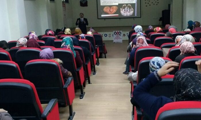 AİLE EĞİTİM PROGRAMLARI DEVAM EDİYOR