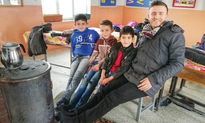 İŞTE SOSYAL MEDYANIN FENOMEN ÖĞRETMENİ