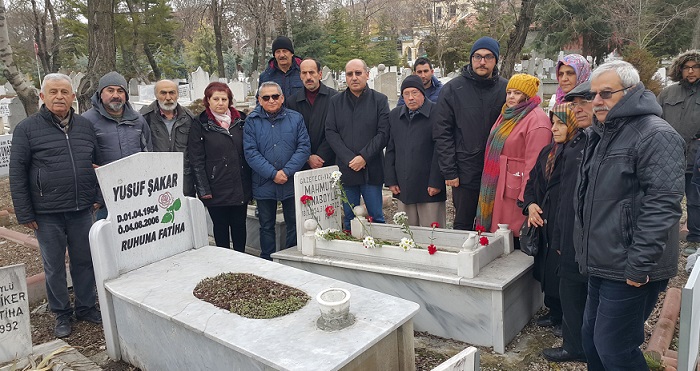 MAHMUT TUNABOYLU MEZARI BAŞINDA ANILDI