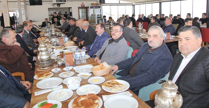 BAŞKAN MUHTAR ADAYLARIYLA BİR ARAYA GELDİ