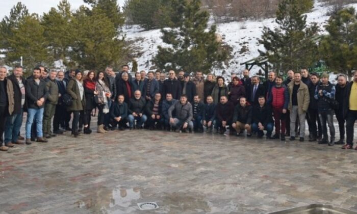 ÖZGÜR KILIÇ GAZETECİLERİ UNUTMADI