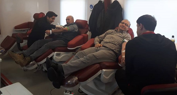 SAĞLIK ÇALIŞANLARINDAN KAN BAĞIŞI