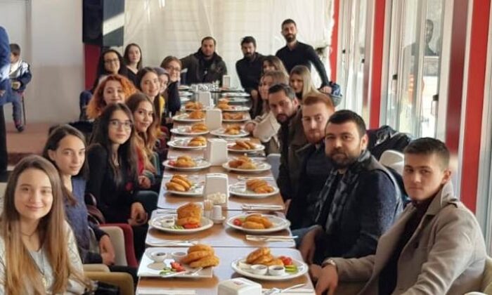 ÇERKES GENÇLER KAHVALTIDA BULUŞTU