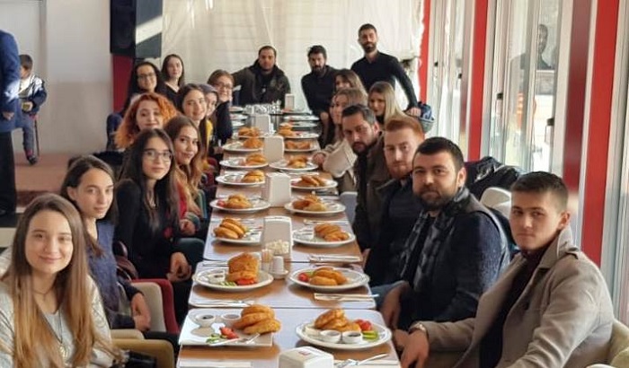 ÇERKES GENÇLER KAHVALTIDA BULUŞTU