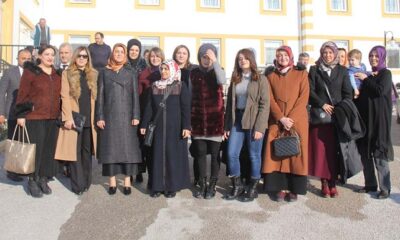 HUZUREVİ YAŞLILARIN GÖNLÜNÜ ALDILAR