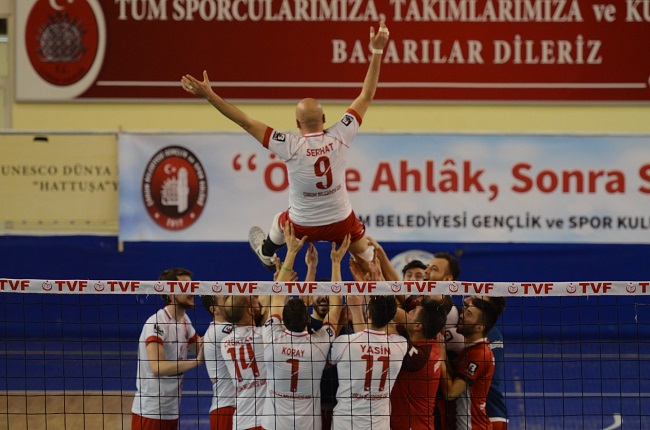 BELEDİYE PLAY-OFF’A KALMAYI GARANTİLEDİ