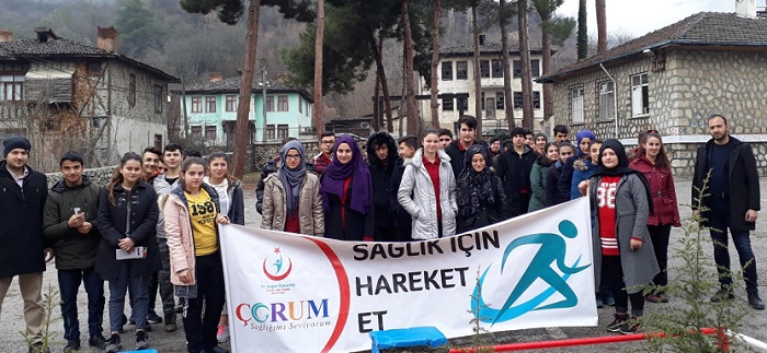ÖĞRENCİLER SAĞLIK İÇİN YÜRÜDÜ