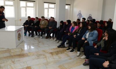 ÖĞRENCİLERE UYGULAMALI YANGIN TATBİKATI