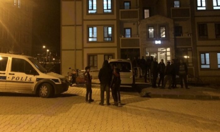 27 YAŞINDAKİ GENÇ KENDİNİ ASTI