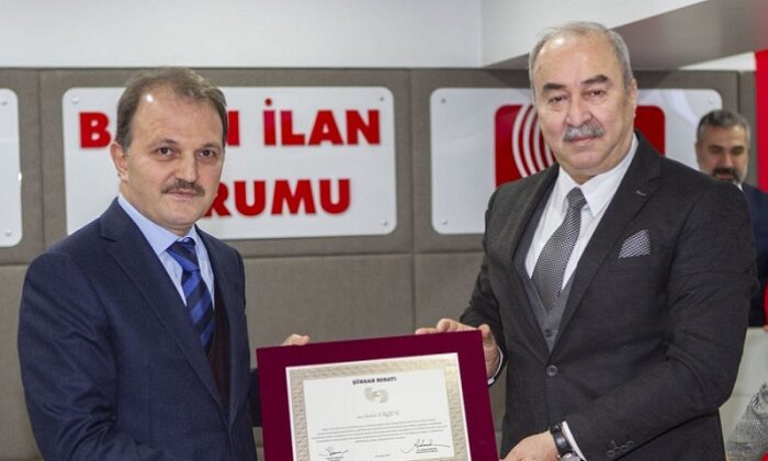 ŞEVKET ERZEN’E ŞÜKRAN BERATI
