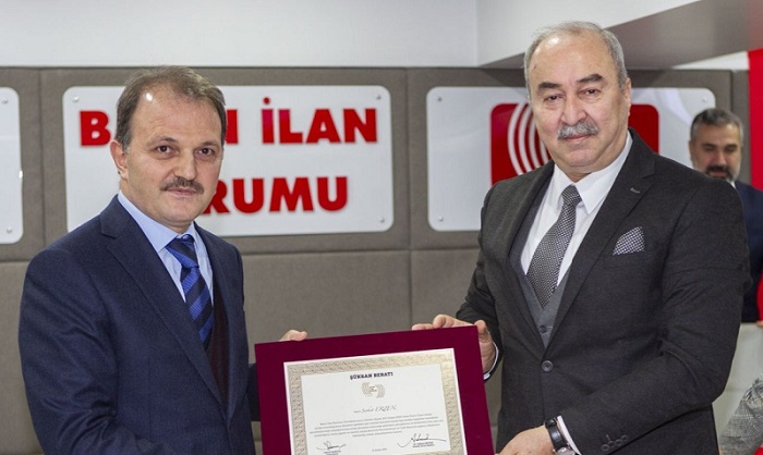 ŞEVKET ERZEN’E ŞÜKRAN BERATI