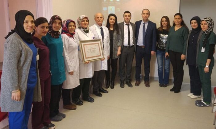 ANNE DOSTU HASTANE UNVANI KAZANDILAR