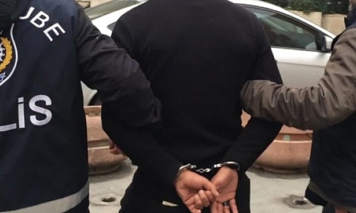 ARANAN ŞAHIS POLİSTEN YAKALANDI