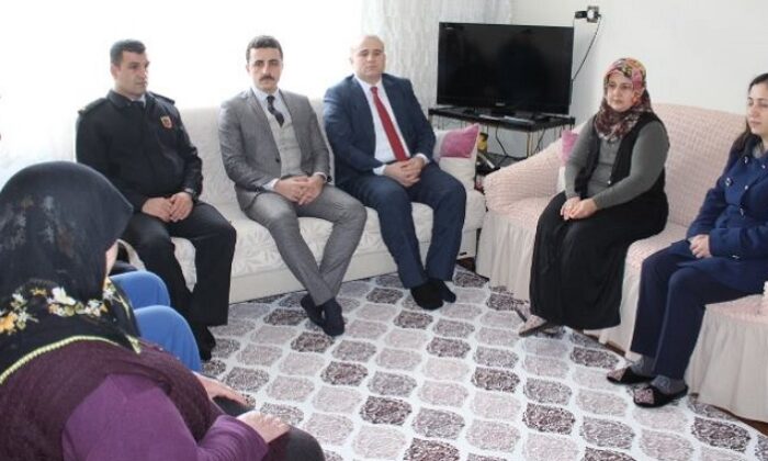 KAYMAKAM’DAN ŞEHİT AİLESİNE ZİYARET