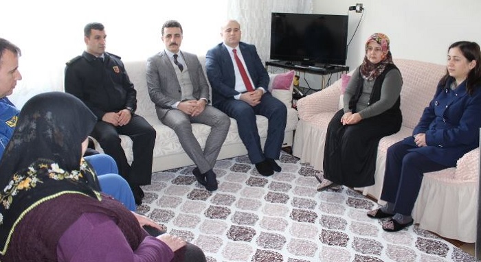 KAYMAKAM’DAN ŞEHİT AİLESİNE ZİYARET